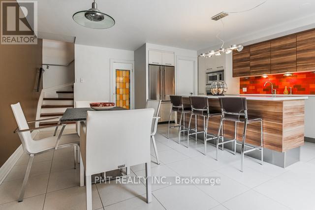 Th3 - 28 Admiral Road, Toronto, Ontario  M5R 2L5 - Photo 2 - C12638598