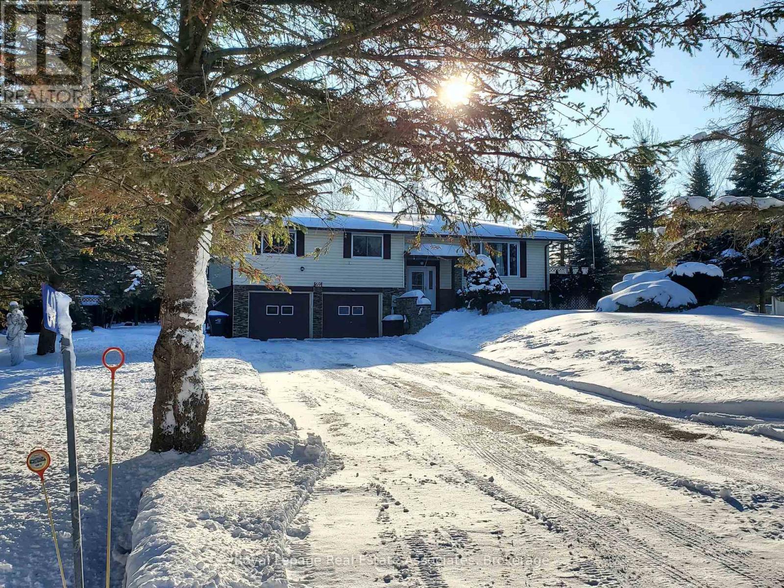 69 GEORGE AVENUE, Wasaga Beach, Ontario