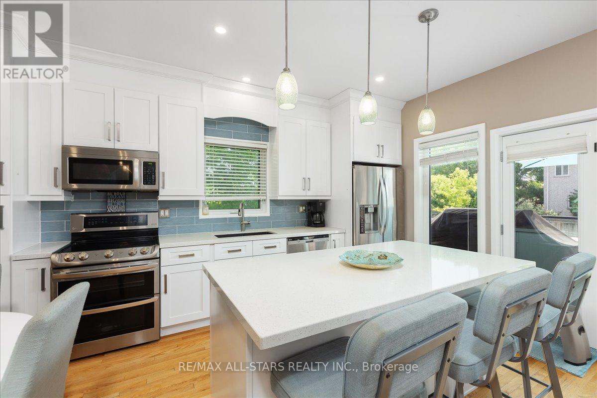 98 Bayview Avenue, Georgina, Ontario  L4P 2S9 - Photo 16 - N12638582