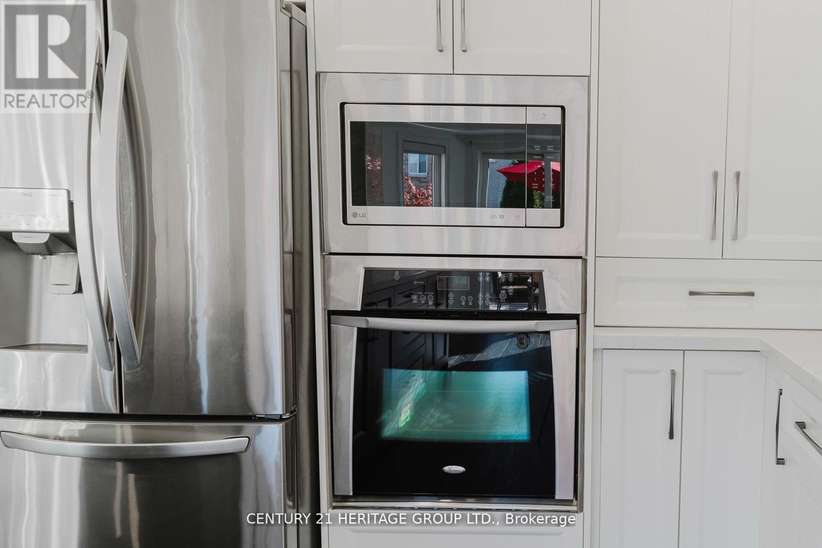 601 Mcbean Avenue, Newmarket (Stonehaven-Wyndham), Ontario  L3X 2L5 - Photo 13 - N12638592