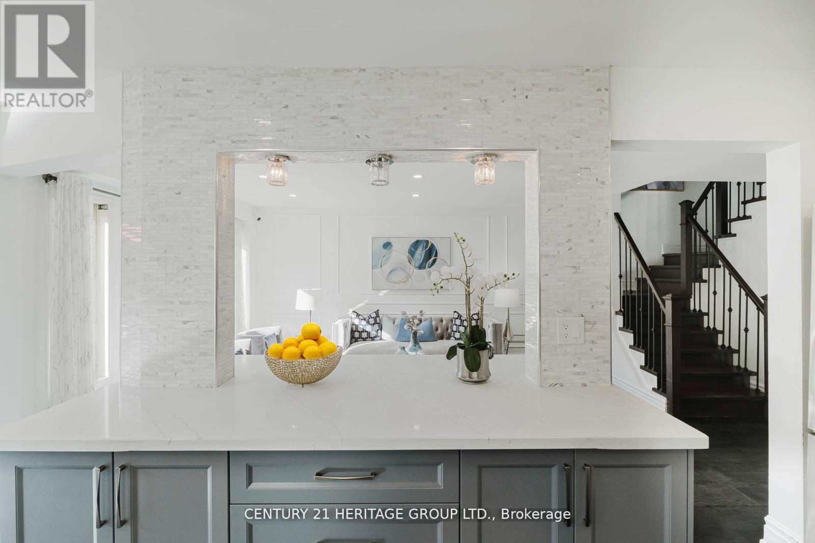 601 Mcbean Avenue, Newmarket (Stonehaven-Wyndham), Ontario  L3X 2L5 - Photo 14 - N12638592