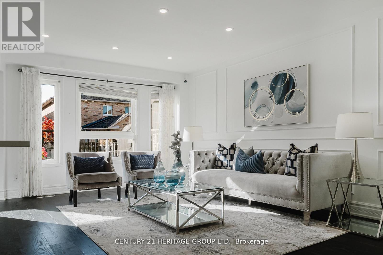 601 Mcbean Avenue, Newmarket (Stonehaven-Wyndham), Ontario  L3X 2L5 - Photo 16 - N12638592