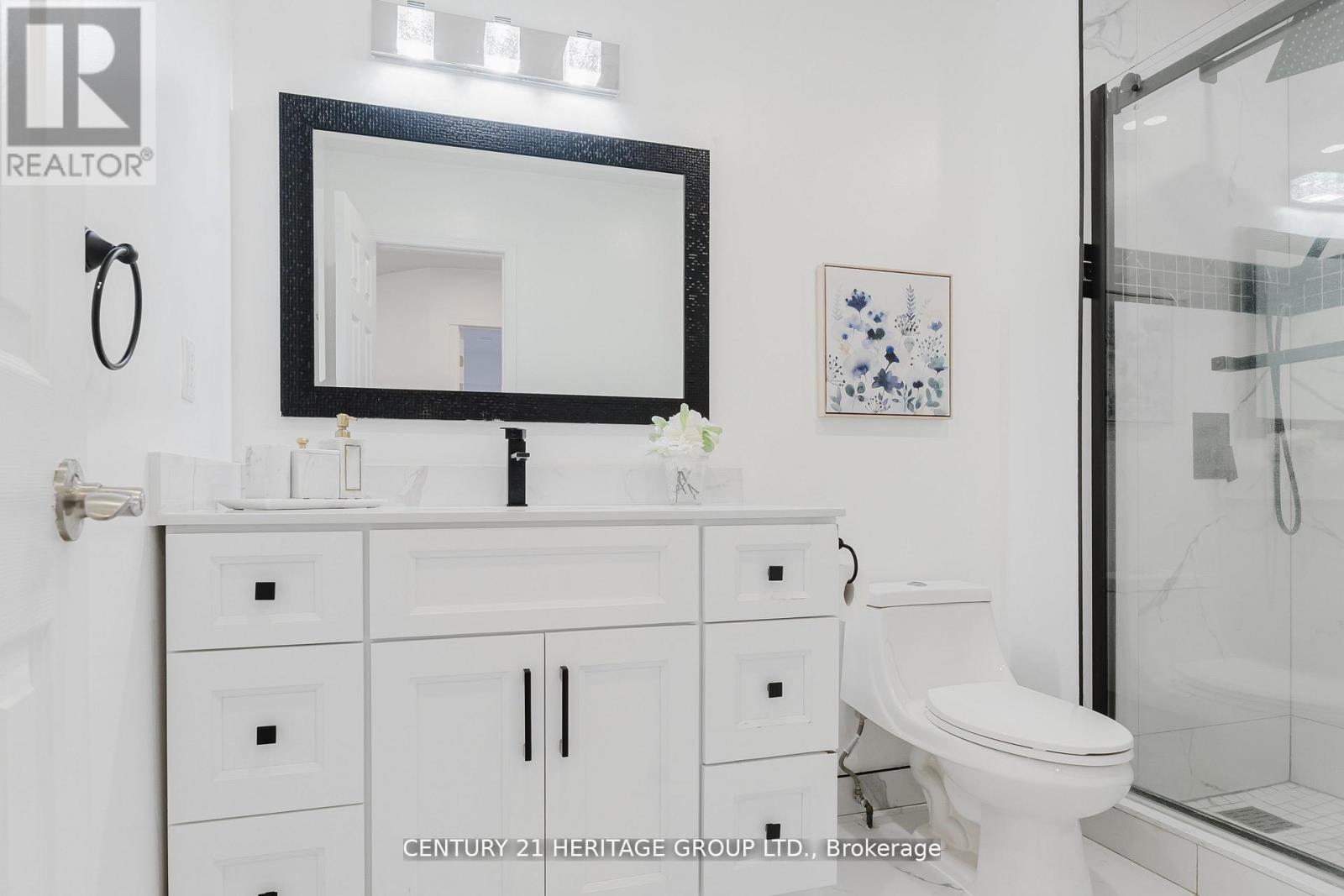 601 Mcbean Avenue, Newmarket (Stonehaven-Wyndham), Ontario  L3X 2L5 - Photo 17 - N12638592