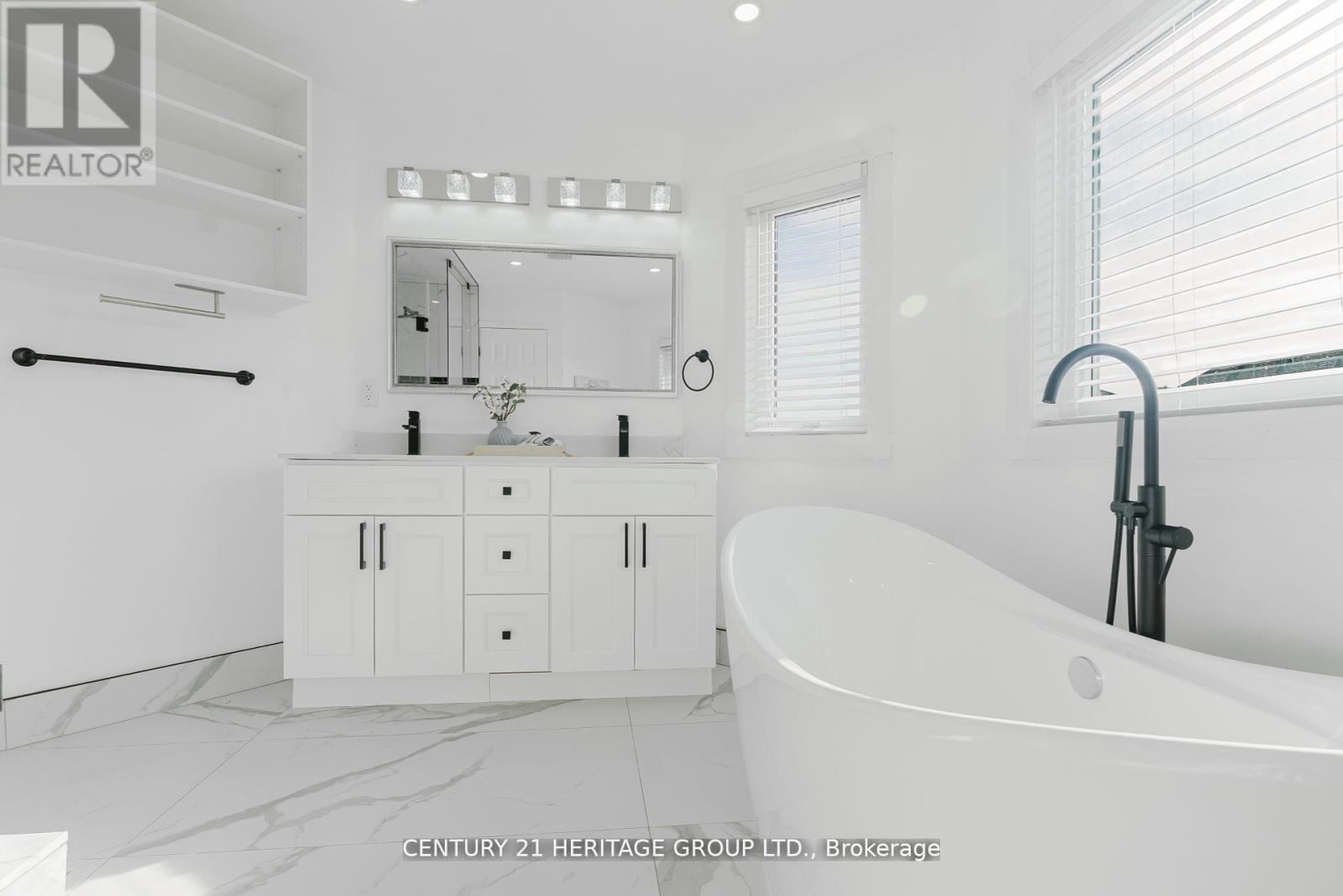 601 Mcbean Avenue, Newmarket (Stonehaven-Wyndham), Ontario  L3X 2L5 - Photo 29 - N12638592