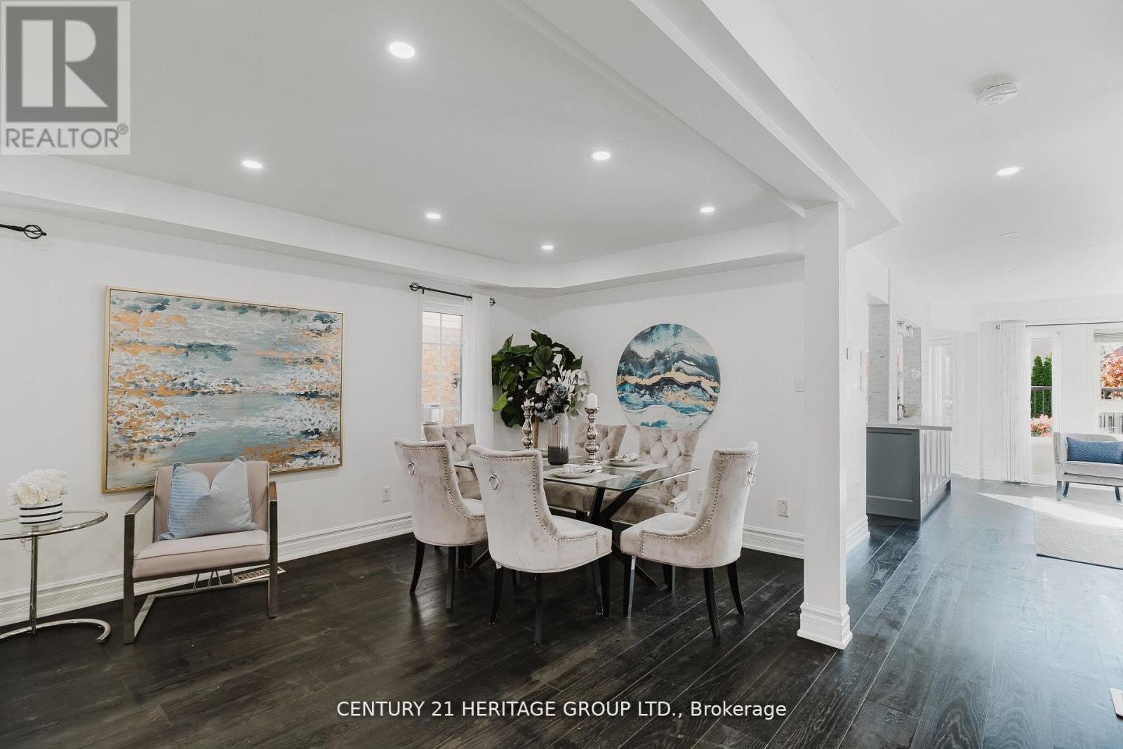 601 Mcbean Avenue, Newmarket (Stonehaven-Wyndham), Ontario  L3X 2L5 - Photo 5 - N12638592