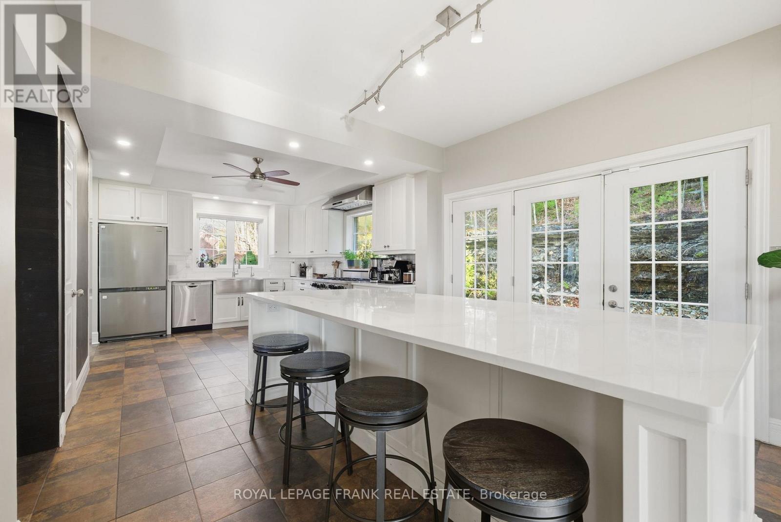 300 Snug Harbour Road, Kawartha Lakes, Ontario  K9V 4R6 - Photo 16 - X12566630