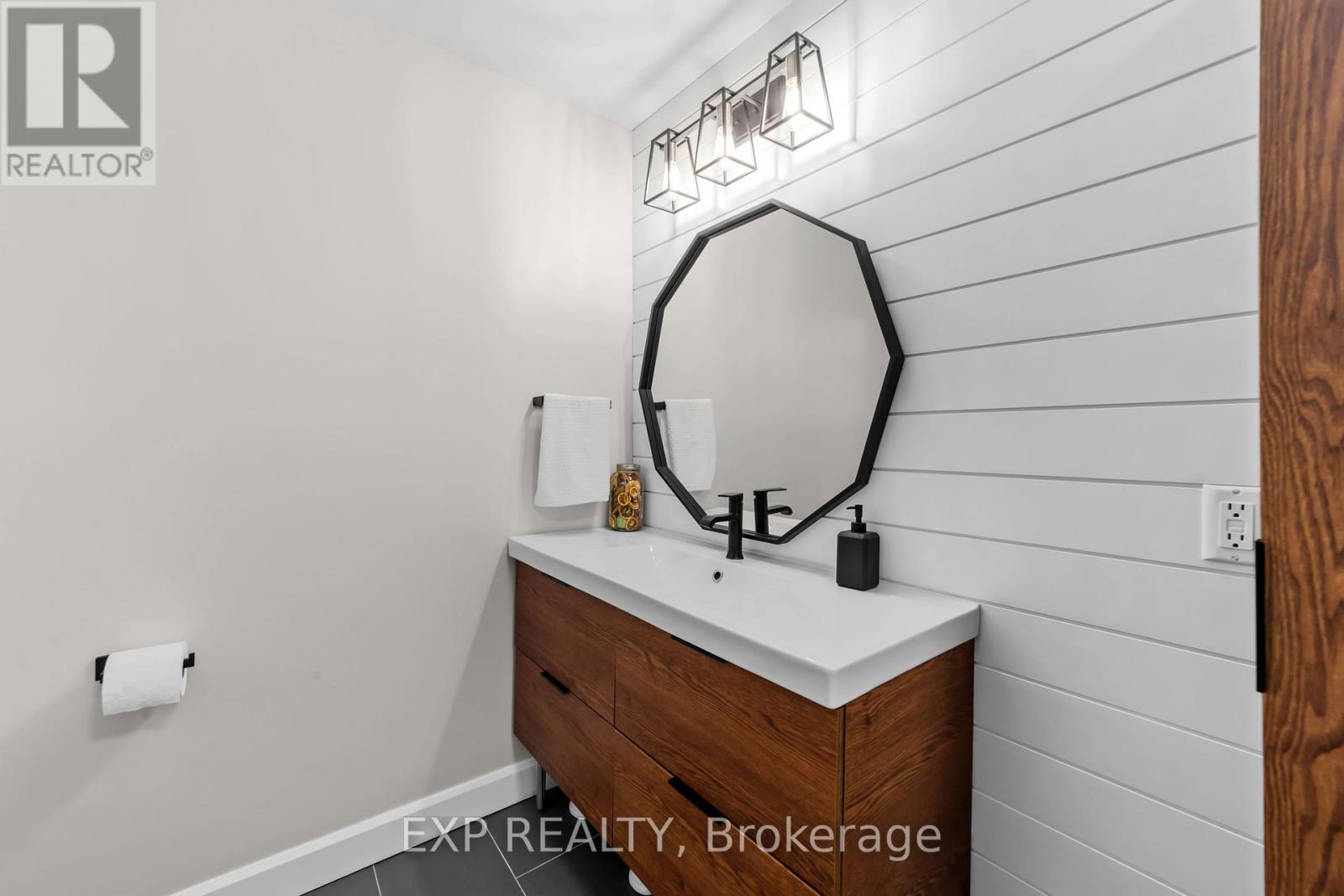 5051 Wellington Road S, London South, Ontario  N6E 3X9 - Photo 24 - X12634382