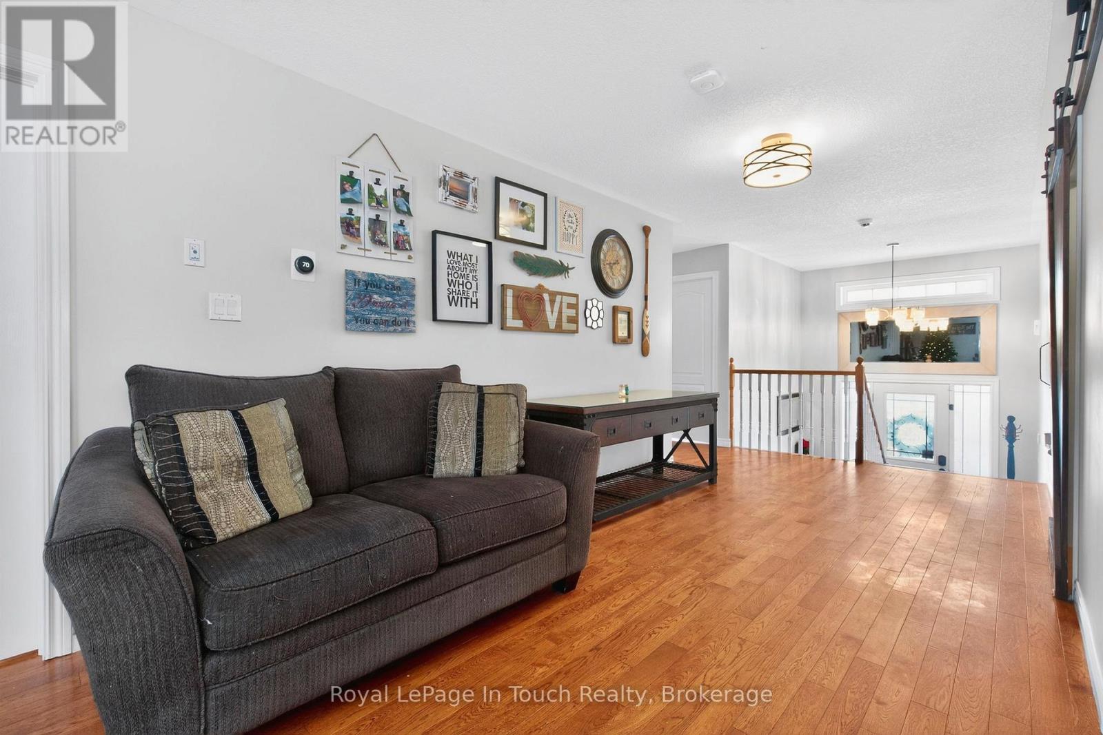 13 Hunter Avenue, Tay (Victoria Harbour), Ontario  L0K 2A0 - Photo 4 - S12638618