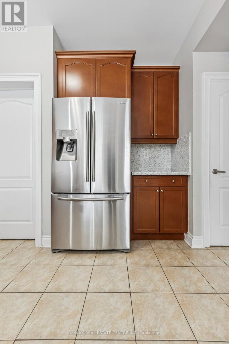 495 Mockridge Terrace N, Milton (Ha Harrison), Ontario  L9T 7V2 - Photo 28 - W12638544