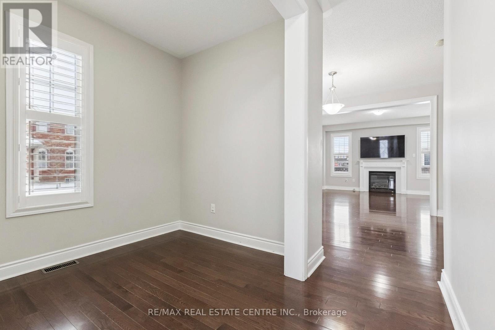 495 Mockridge Terrace N, Milton (Ha Harrison), Ontario  L9T 7V2 - Photo 7 - W12638544