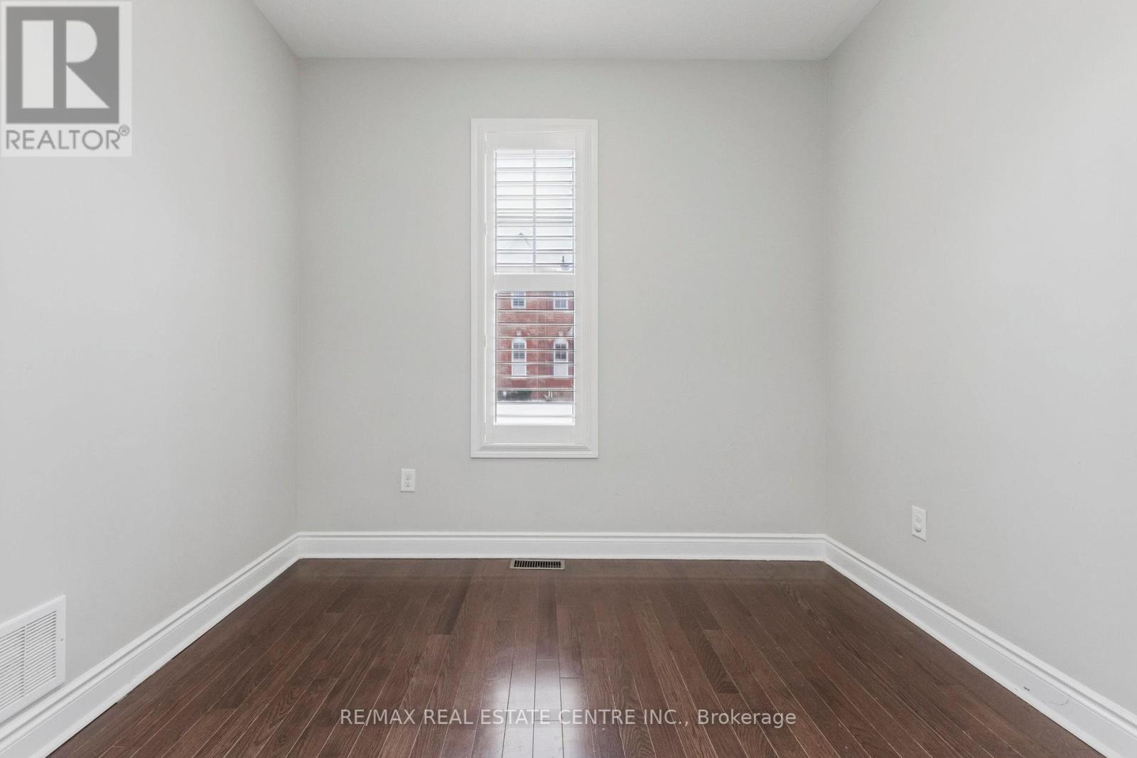 495 Mockridge Terrace N, Milton (Ha Harrison), Ontario  L9T 7V2 - Photo 8 - W12638544