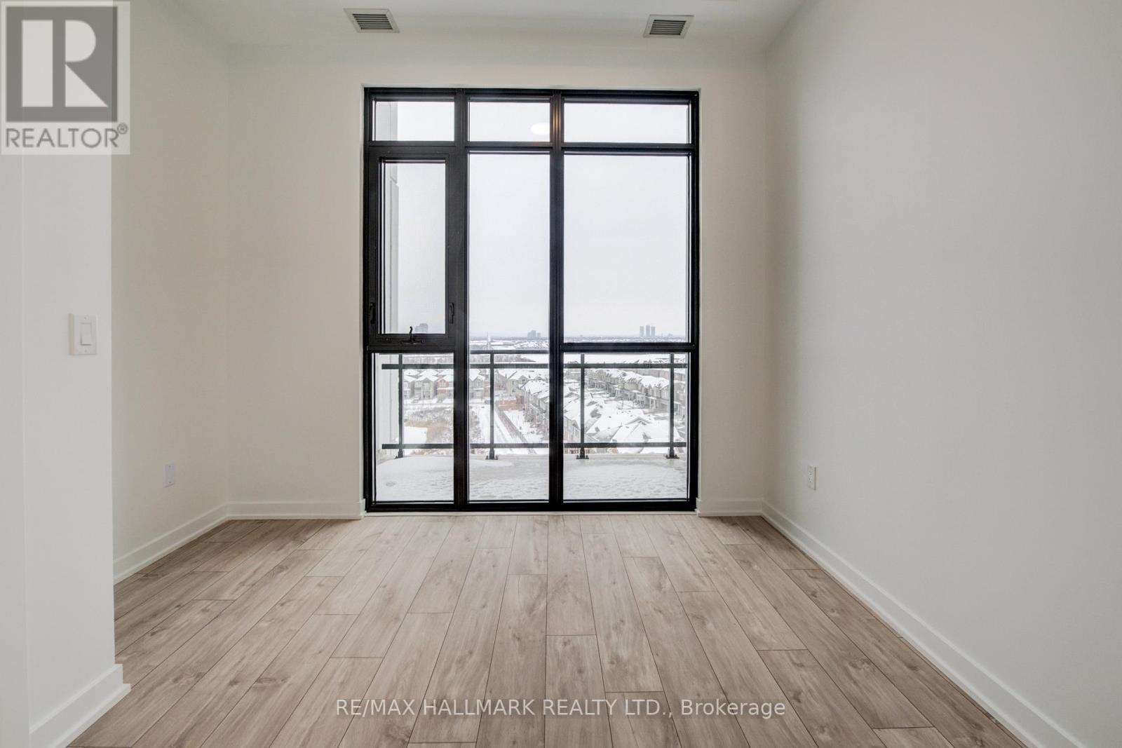 720 Whitlock Avenue, Milton (Cb Cobban), Ontario  L9E 1S2 - Photo 10 - W12638552