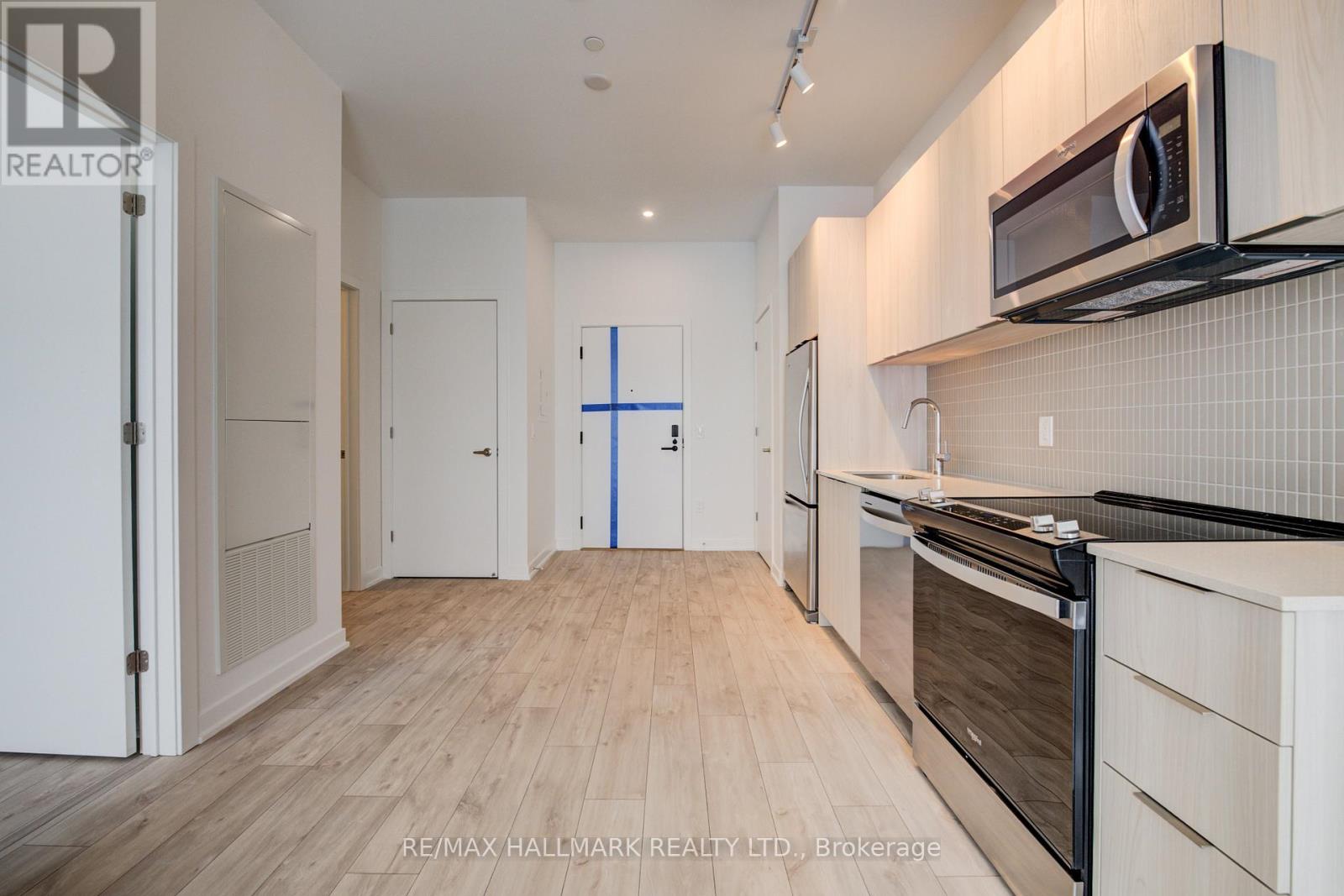 720 Whitlock Avenue, Milton (Cb Cobban), Ontario  L9E 1S2 - Photo 6 - W12638552