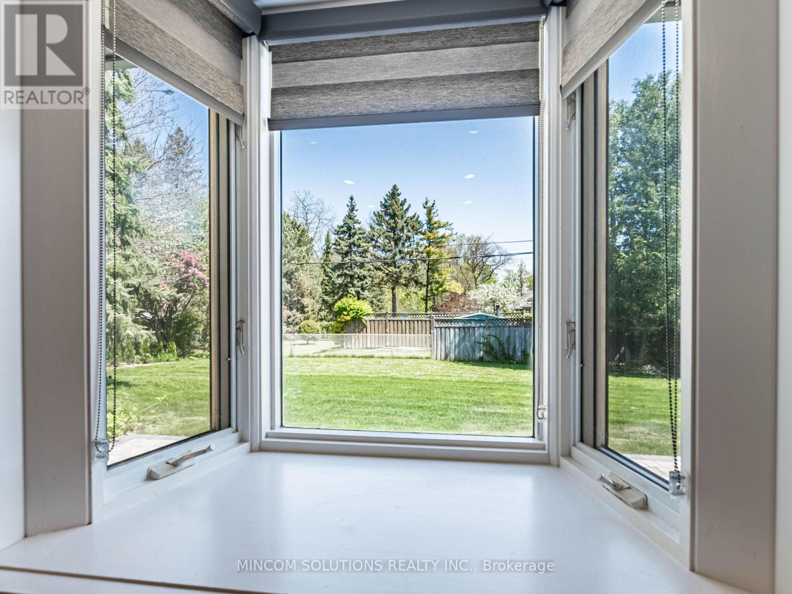 37 Suburban Drive, Mississauga, Ontario  L5N 1G8 - Photo 37 - W12638566