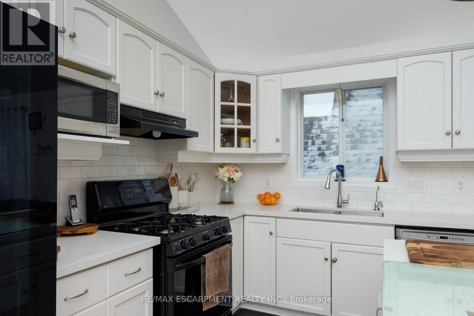 85 Biscayne Crescent, Orangeville, Ontario  L9W 5E1 - Photo 11 - W12638570