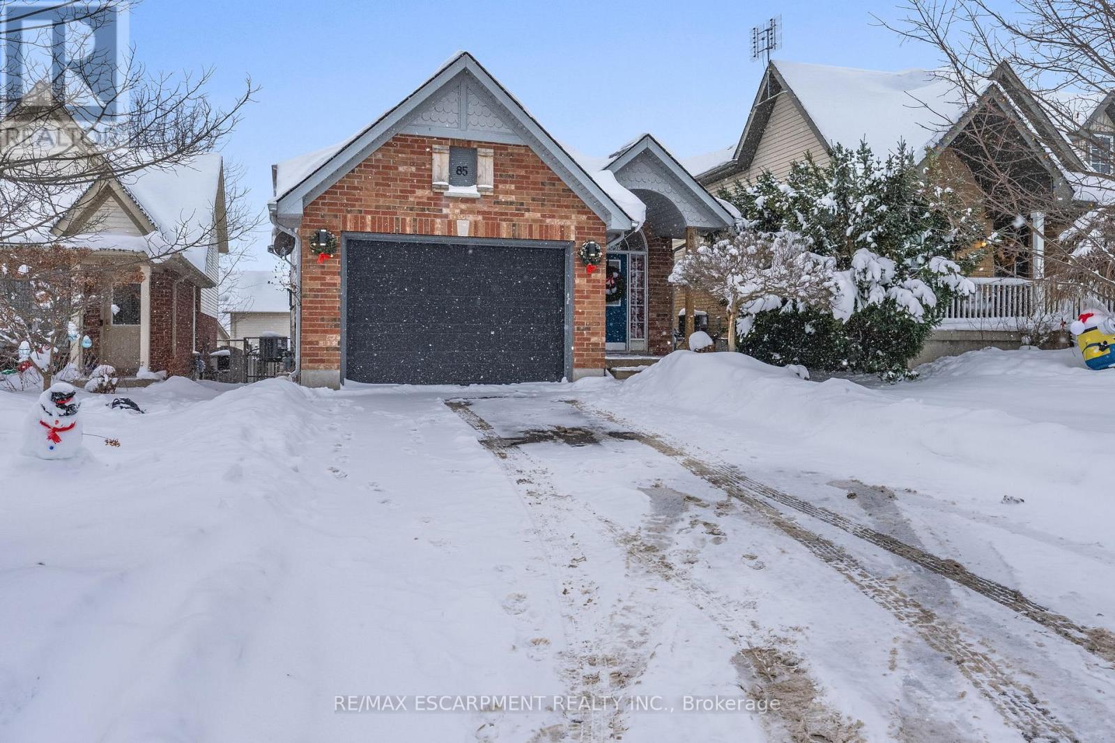 85 Biscayne Crescent, Orangeville, Ontario  L9W 5E1 - Photo 2 - W12638570