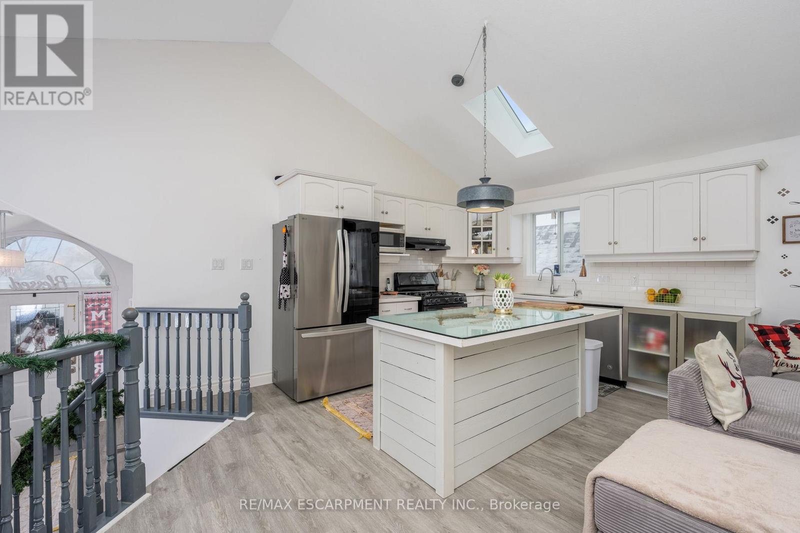 85 Biscayne Crescent, Orangeville, Ontario  L9W 5E1 - Photo 9 - W12638570