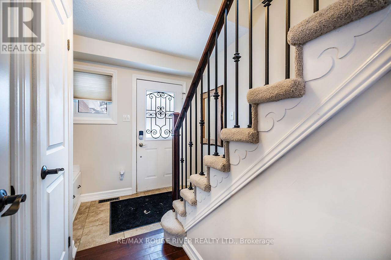 29 Elford Drive, Clarington, Ontario  L1C 4R3 - Photo 3 - E12638616