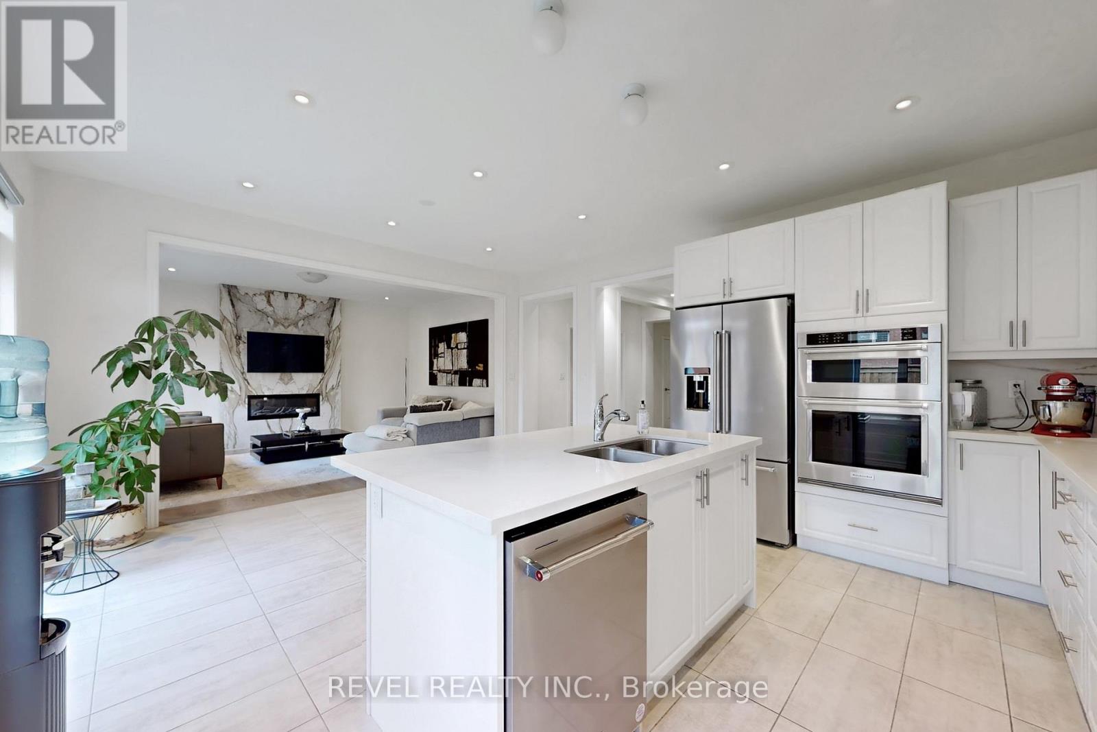 234 Wesmina Avenue, Whitchurch-Stouffville, Ontario  L4A 5C2 - Photo 9 - N12638670