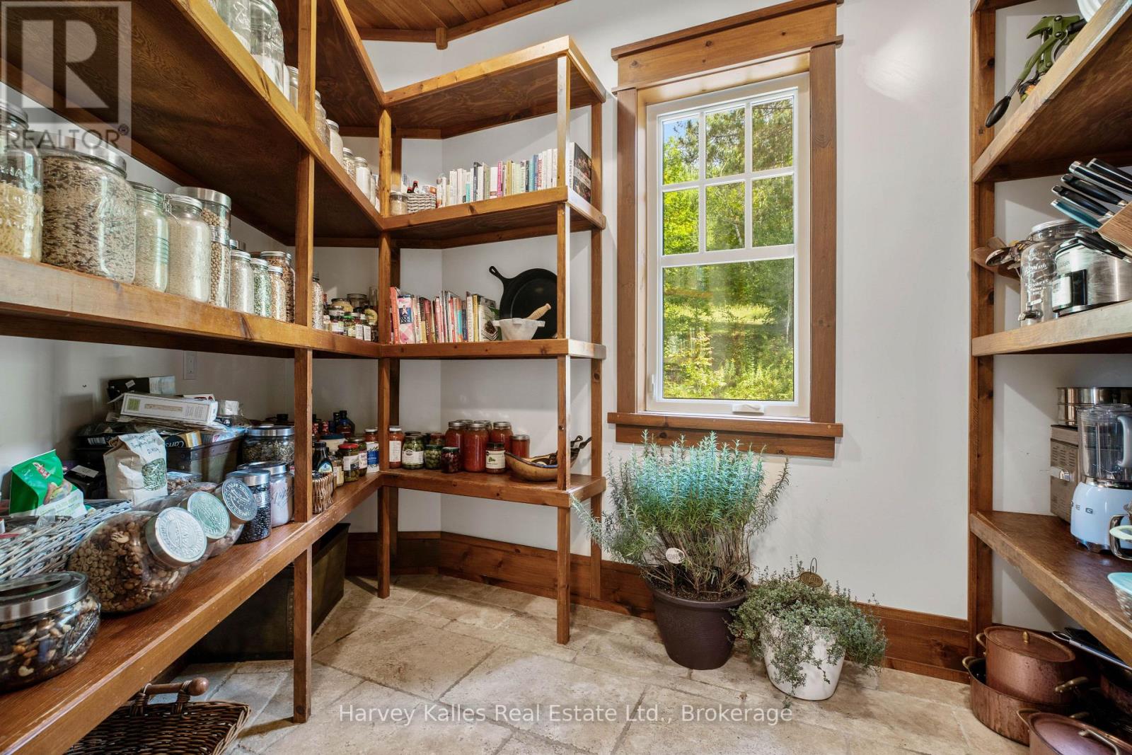 1074 Tally Ho Winter Park Road, Lake Of Bays, Ontario P1H 2J6 - Photo 11 - X12638636