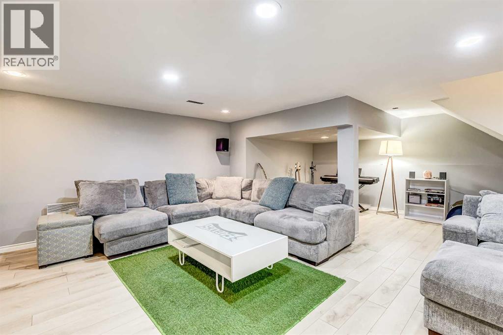 980 Edgemont Road Nw, Calgary, Alberta  T3A 2J3 - Photo 32 - A2273950