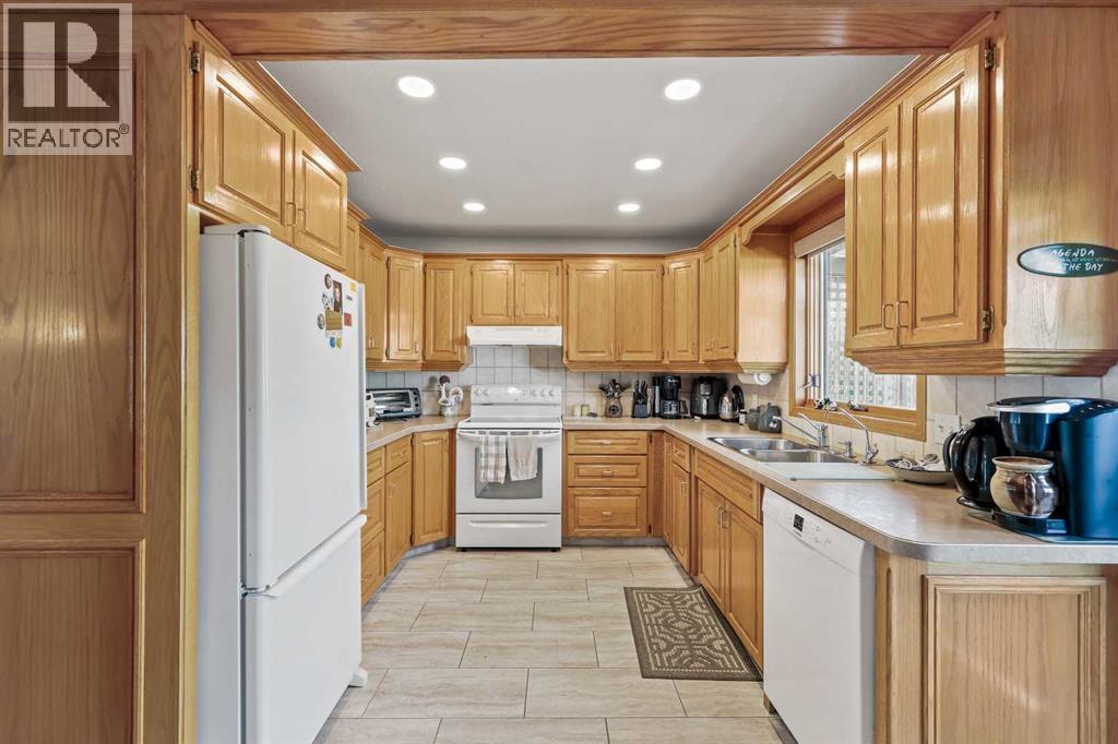 40 Green Meadow Drive, Strathmore, Alberta T1P 1H2 - Photo 9 - A2274100