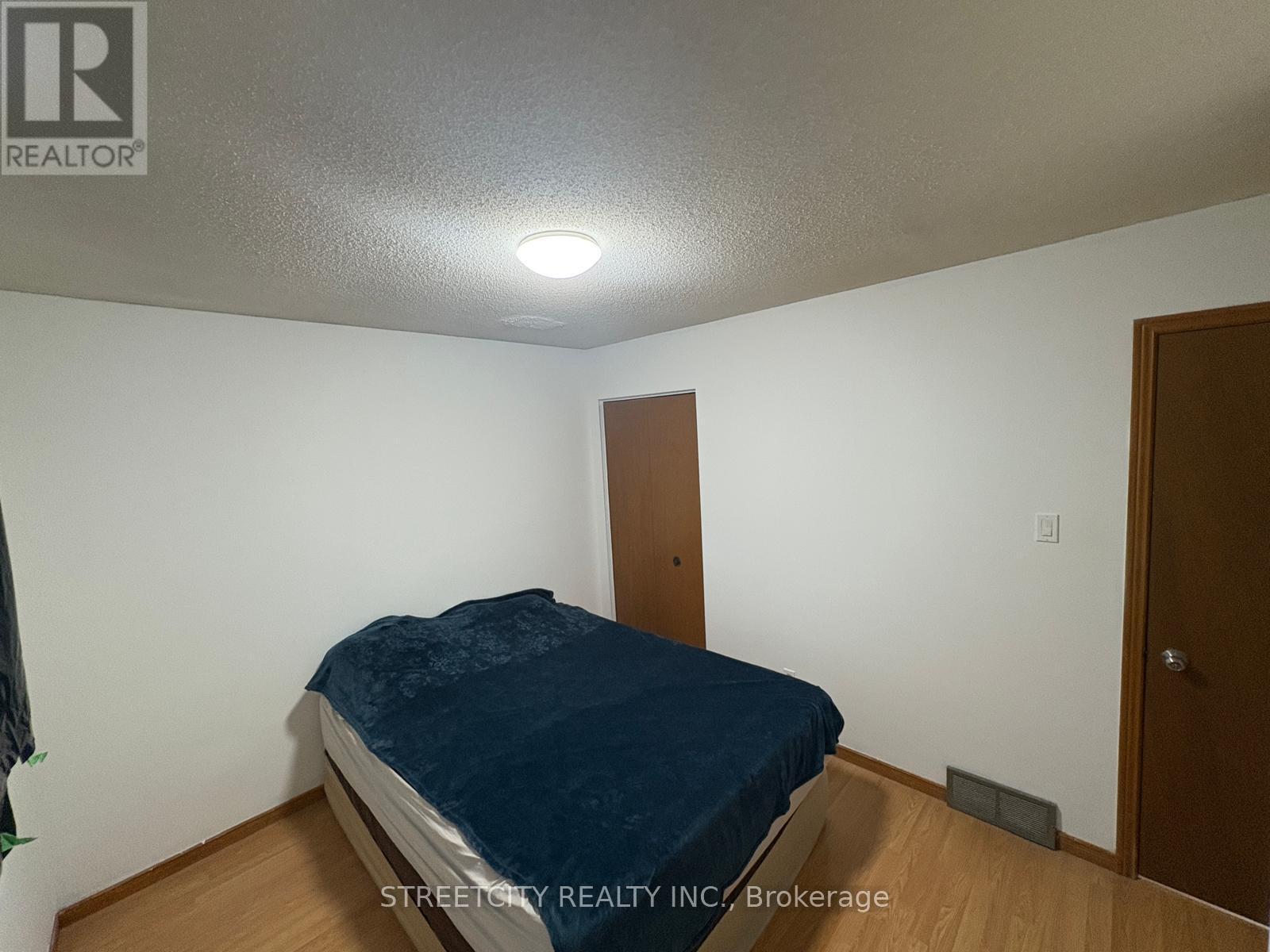 34 Glenroy Road, London South, Ontario  N5Z 3K9 - Photo 11 - X12638642