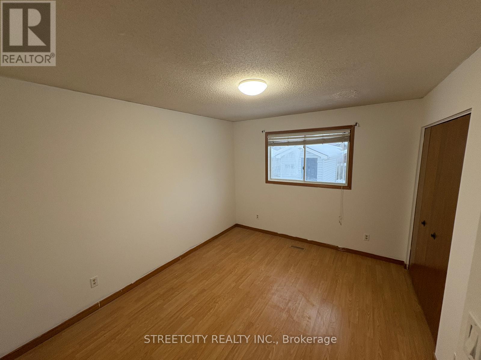 34 Glenroy Road, London South, Ontario  N5Z 3K9 - Photo 9 - X12638642