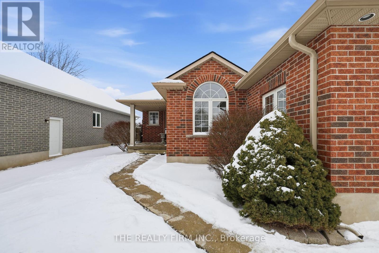 21 Kantor Court, St. Thomas, Ontario  N5R 0A1 - Photo 3 - X12638728