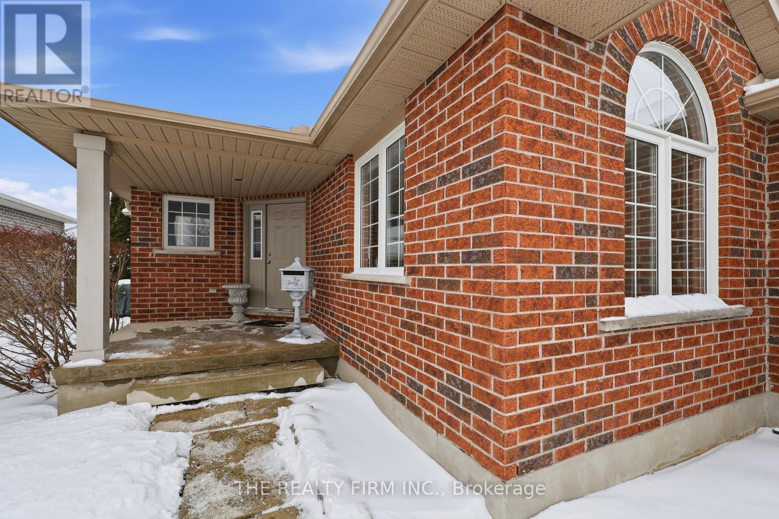 21 Kantor Court, St. Thomas, Ontario  N5R 0A1 - Photo 4 - X12638728