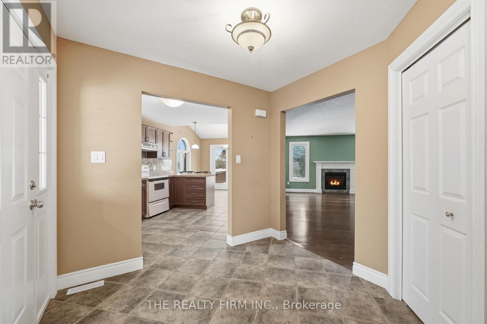 21 Kantor Court, St. Thomas, Ontario  N5R 0A1 - Photo 5 - X12638728