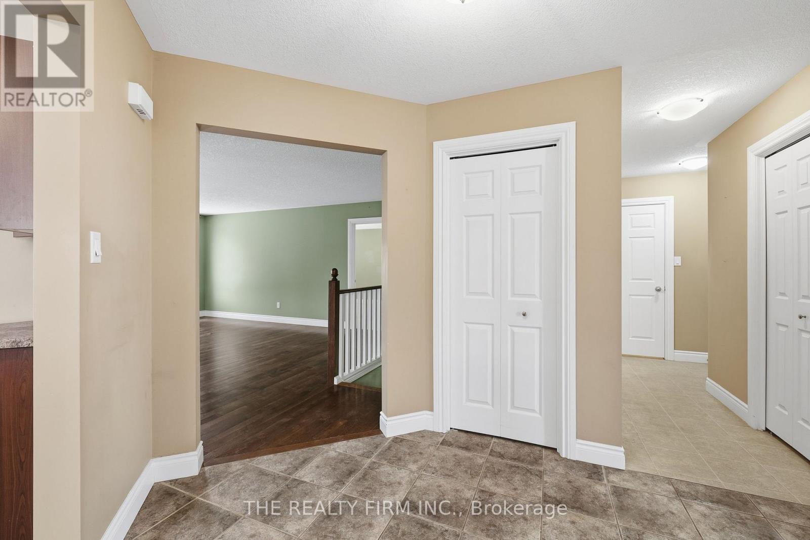 21 Kantor Court, St. Thomas, Ontario  N5R 0A1 - Photo 6 - X12638728