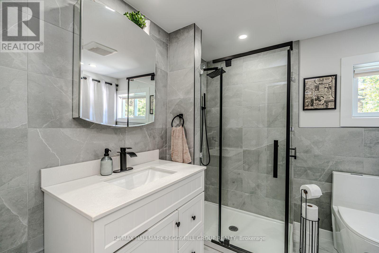 141 Poyntz Street, Penetanguishene, Ontario  L9M 1P5 - Photo 8 - S12483542