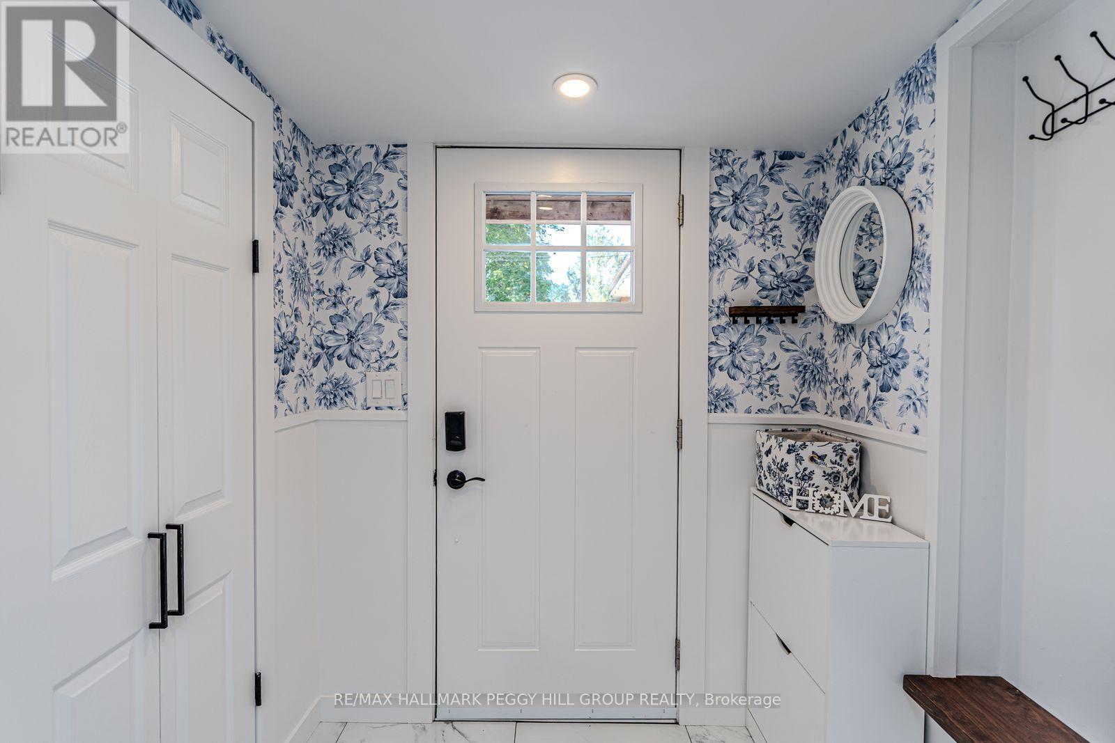 141 Poyntz Street, Penetanguishene, Ontario  L9M 1P5 - Photo 2 - S12483542