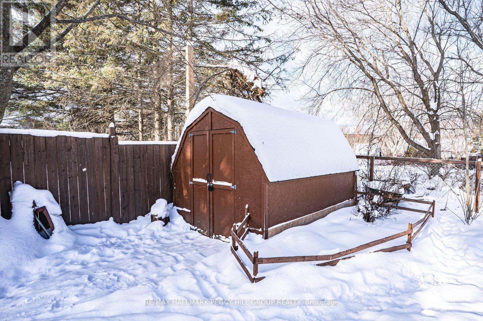 141 Poyntz Street, Penetanguishene, Ontario  L9M 1P5 - Photo 12 - S12483542