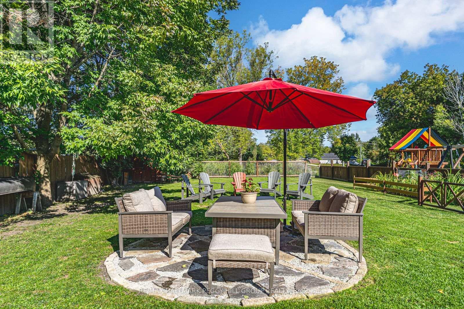 141 Poyntz Street, Penetanguishene, Ontario  L9M 1P5 - Photo 9 - S12483542