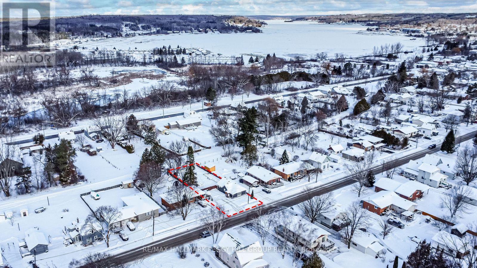 141 Poyntz Street, Penetanguishene, Ontario  L9M 1P5 - Photo 13 - S12483542