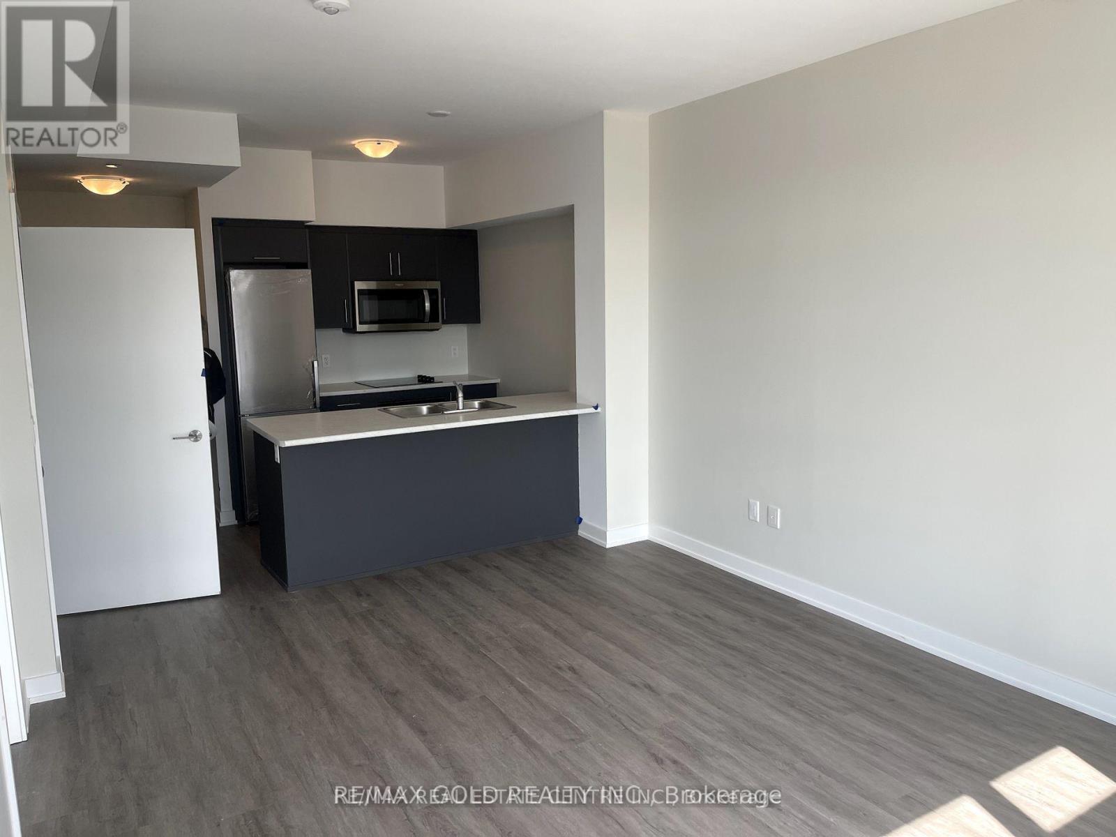 506 - 600 North Service Road, Hamilton (Lakeshore), Ontario  L8E 5A7 - Photo 2 - X12638562