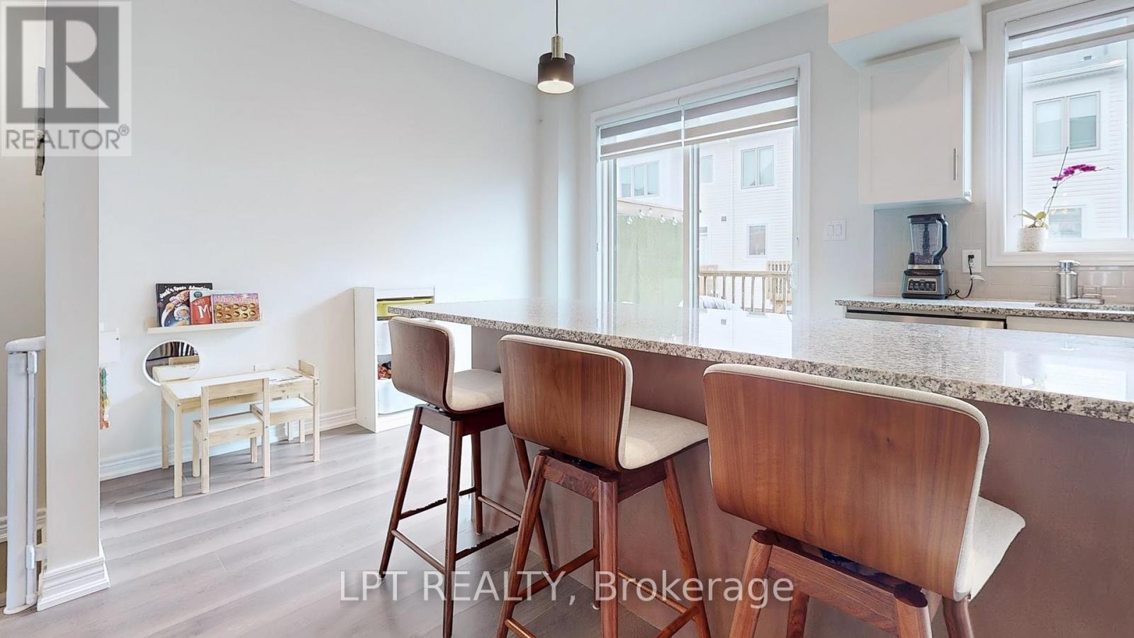 10 Snowberry Lane, Hamilton, Ontario  L8K 0A4 - Photo 10 - X12638572