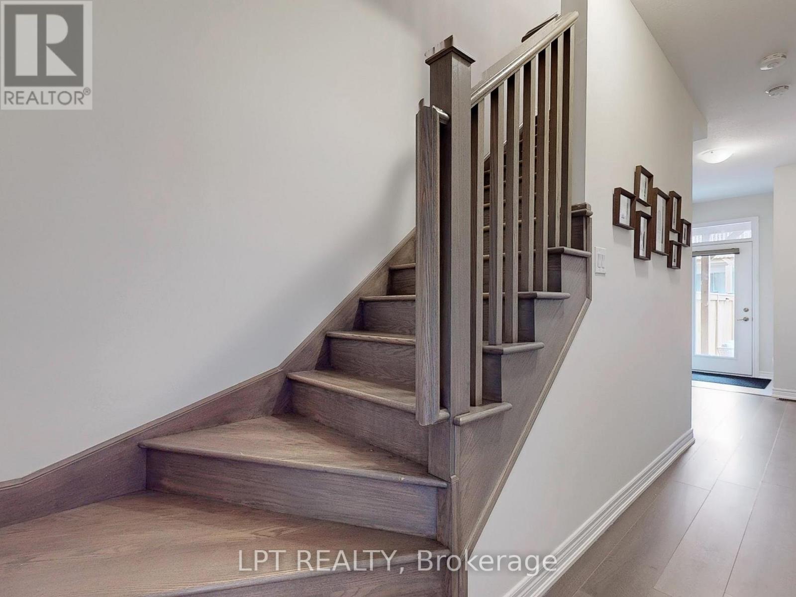 10 Snowberry Lane, Hamilton, Ontario  L8K 0A4 - Photo 4 - X12638572