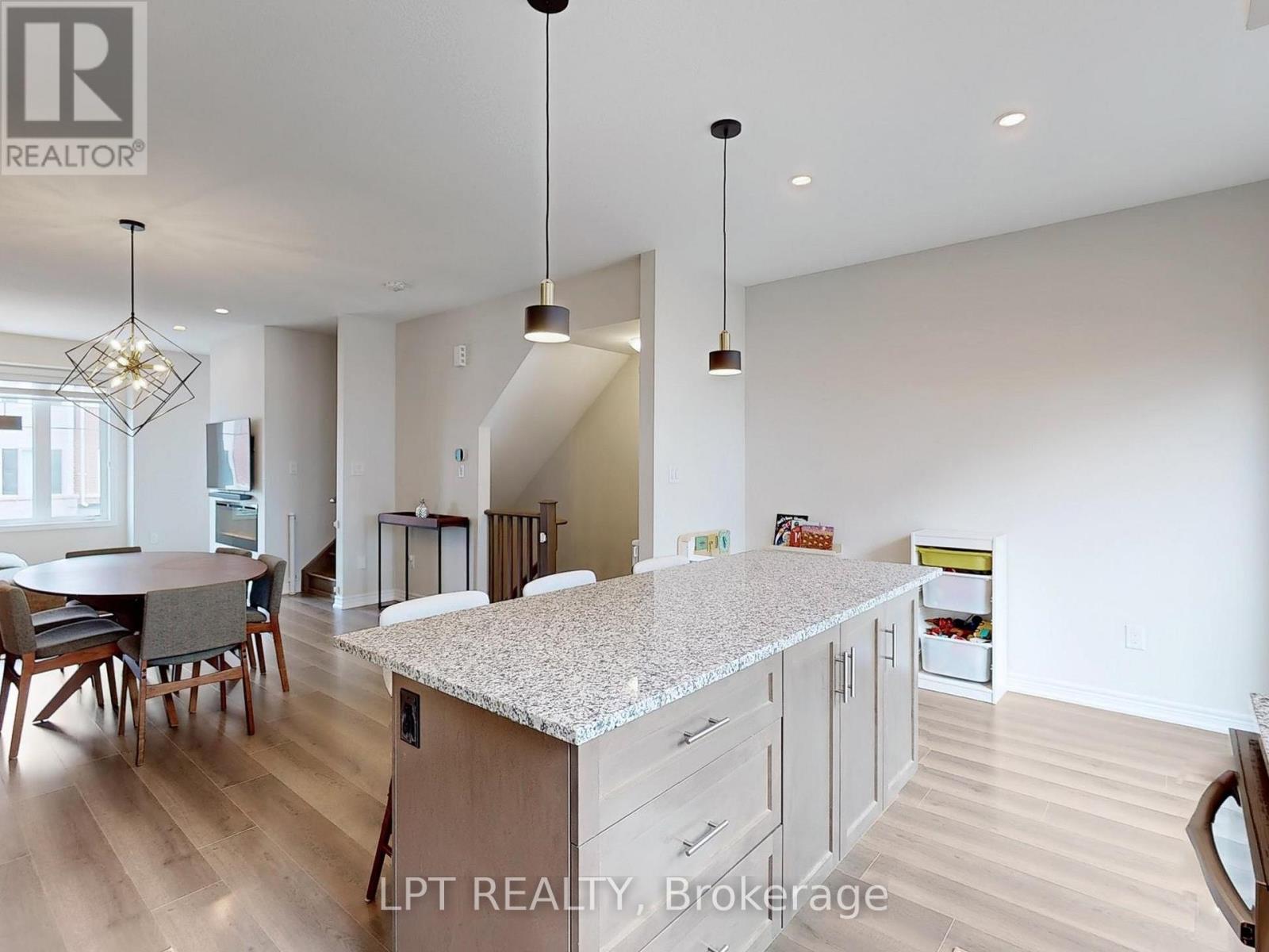 10 Snowberry Lane, Hamilton, Ontario  L8K 0A4 - Photo 9 - X12638572