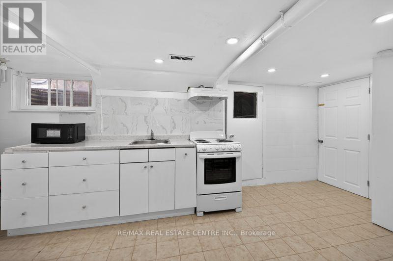 Lower Lvl - 44 Aldridge Street, Hamilton, Ontario  L9C 2T2 - Photo 4 - X12638590