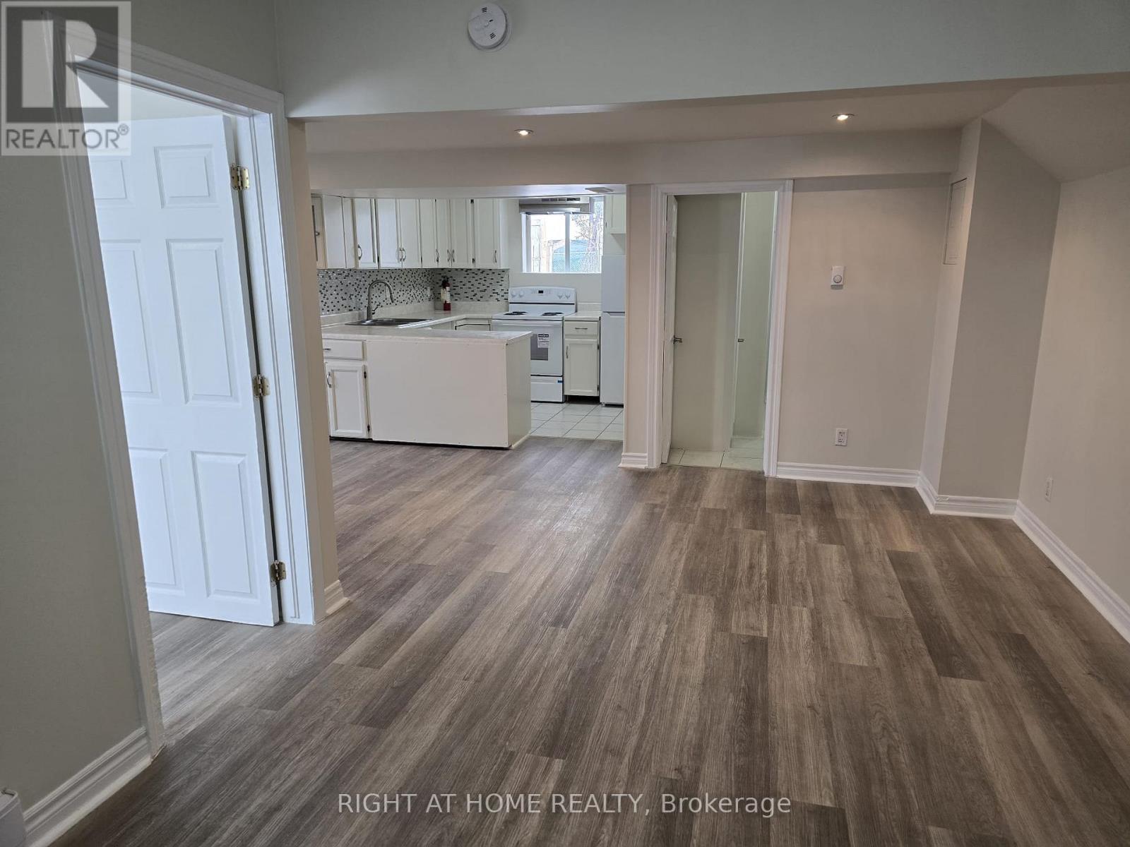 1347-1 - 1351 Marchand Street, Ottawa, Ontario  K1B 3N7 - Photo 3 - X12638660