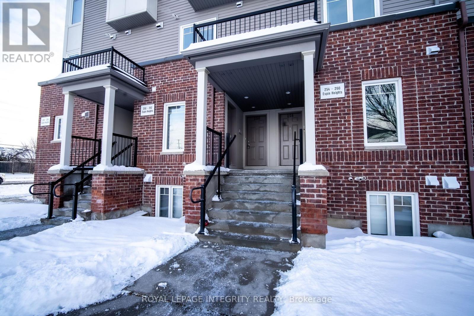 256 Espin Heights, Ottawa, Ontario K2J 0Y8 - Photo 3 - X12638682