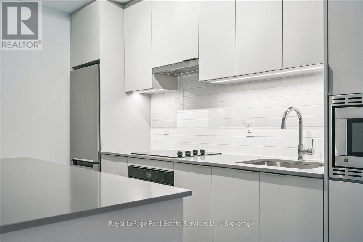 910b - 3071 Trafalgar Road, Oakville, Ontario  L6H 8C6 - Photo 9 - W12638632