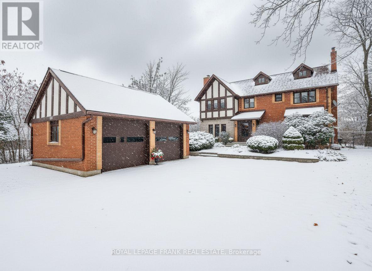 234 Angeline Street N, Kawartha Lakes (Lindsay), Ontario  K9V 5E9 - Photo 3 - X12468897