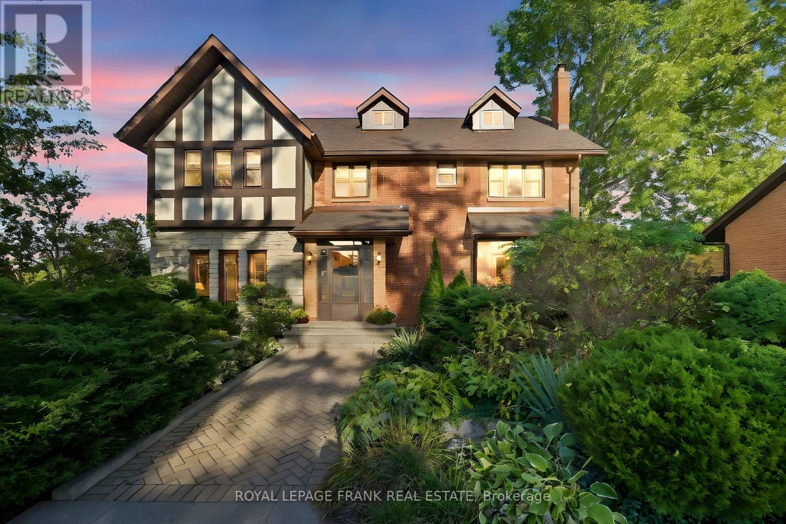 234 Angeline Street N, Kawartha Lakes (Lindsay), Ontario  K9V 5E9 - Photo 2 - X12468897