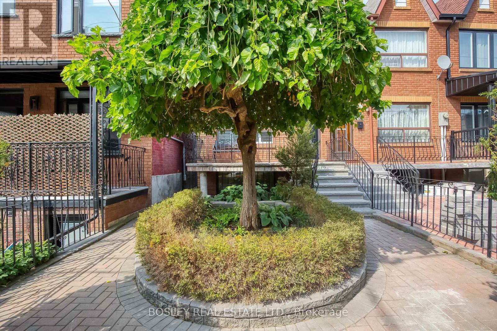 122 Lisgar Street, Toronto, Ontario  M6J 3G3 - Photo 2 - C12638732