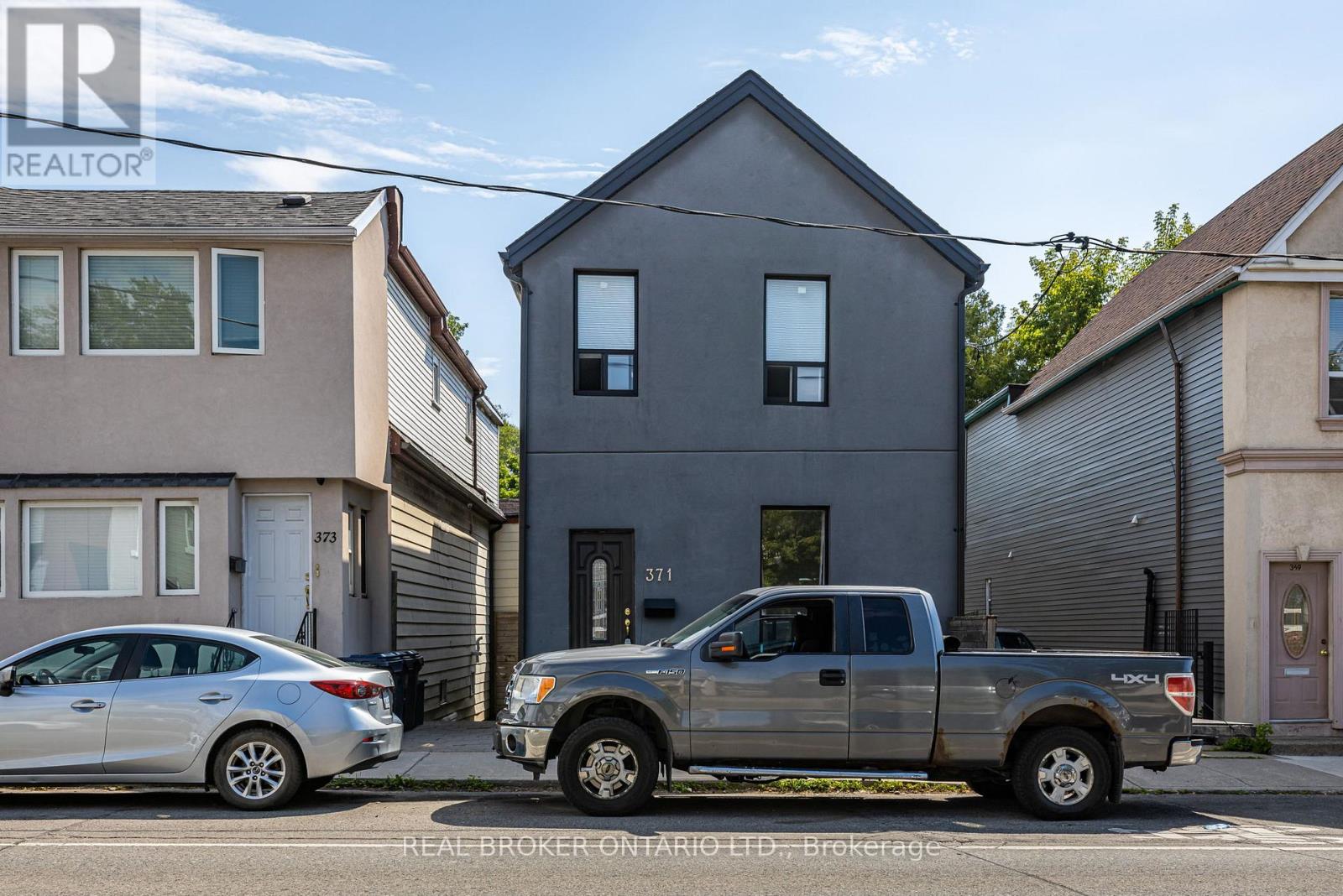 LOWER - 371 JONES AVENUE, Toronto, Ontario