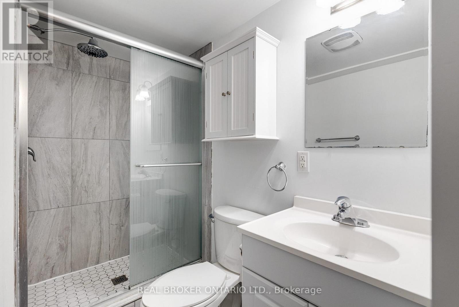 Lower - 371 Jones Avenue, Toronto, Ontario  M4J 3G5 - Photo 10 - E12638752